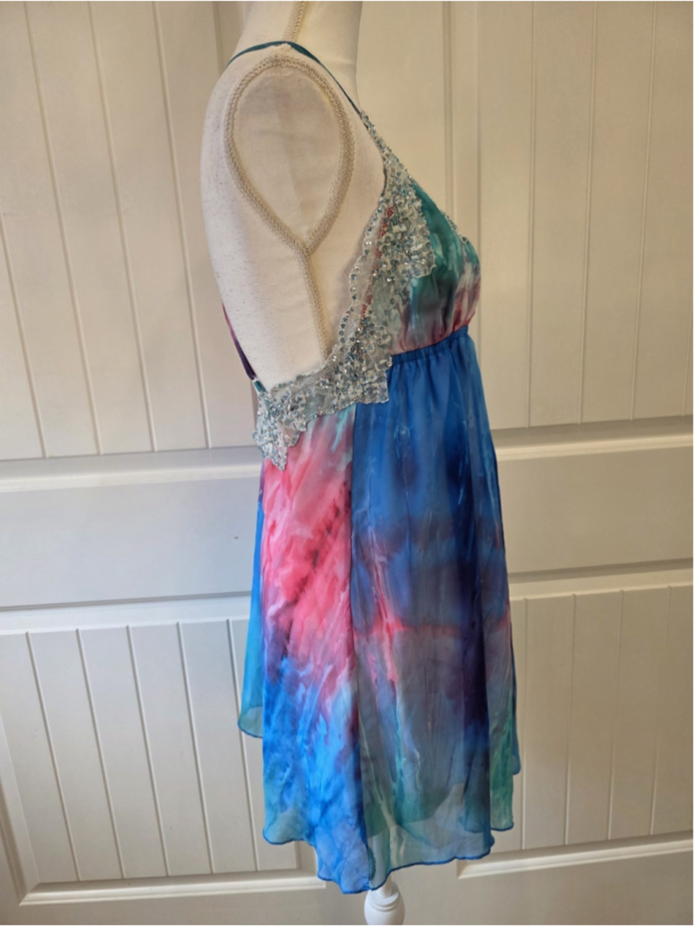 Gimmicks by BKE Beaded Tie Dye Babydoll Dress Sz L Crisscross Back Fairycore - Picture 4 of 10